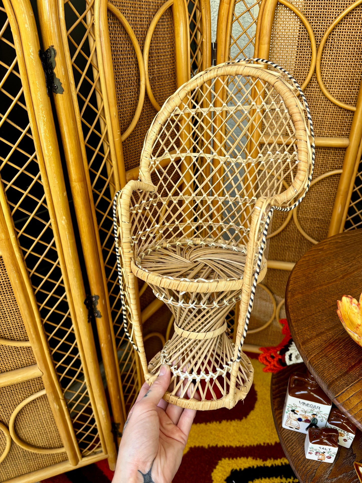 Wicker Plant Stand