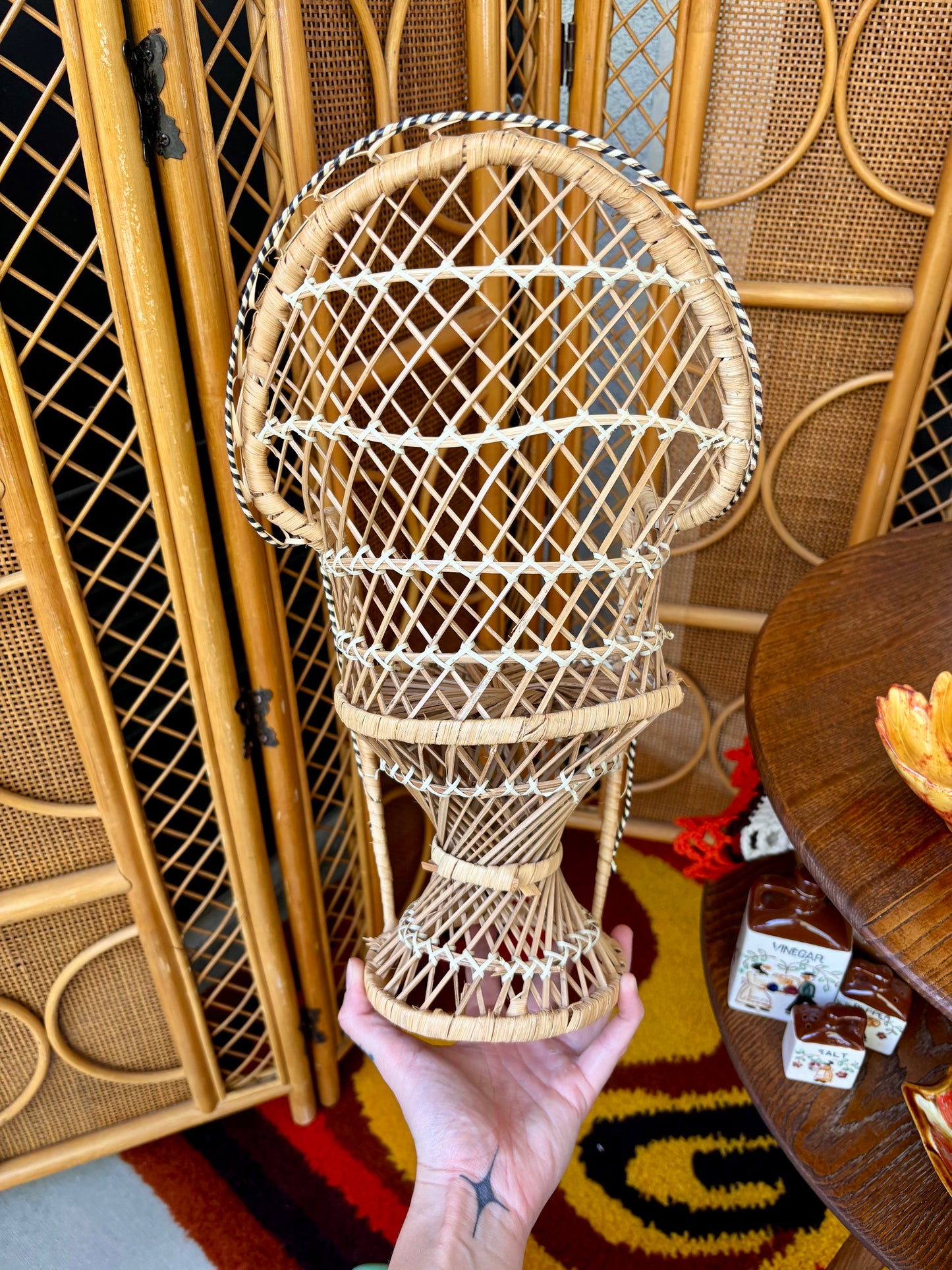 Wicker Plant Stand